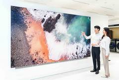 首度向公众展示！三星The Wall亮相韩国百货商店