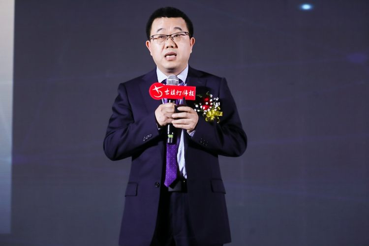 中国照明电器协会智能照明专业委员会主任、鸿雁电器总裁王米成2