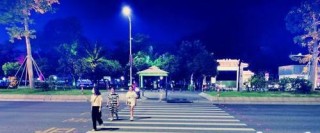 广东肇庆端州区星湖大道8条人行横道太阳能道钉为交通安全亮灯