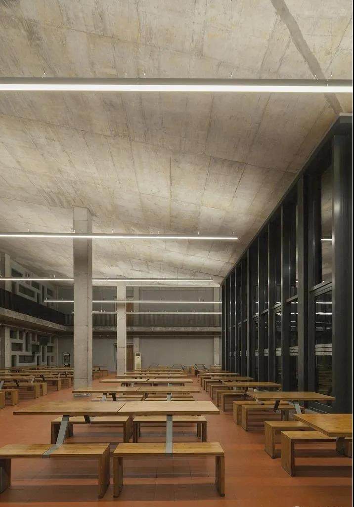 中国美院学生食堂照明改造