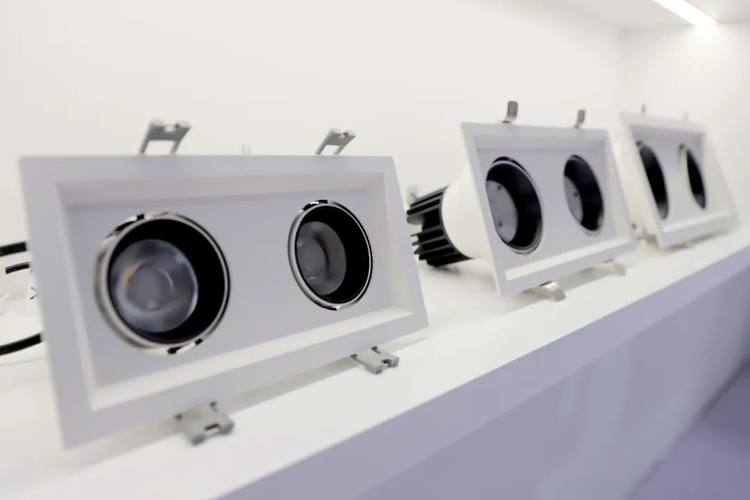 特优仕照明携手得邦总部亮相第28届广州国际照明展览会！