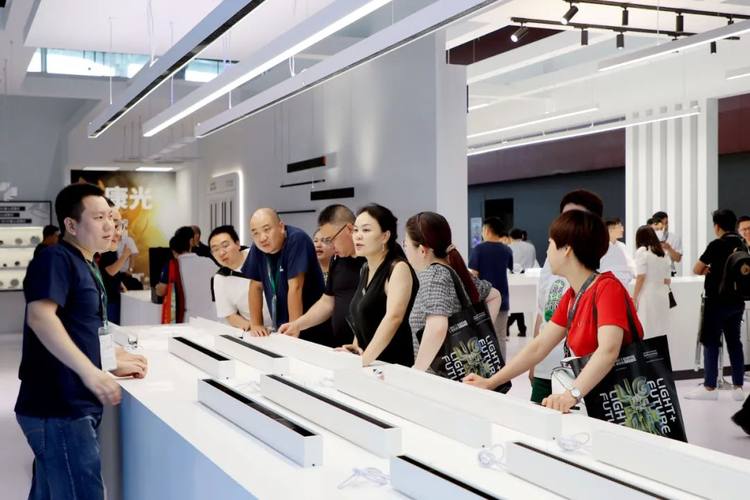 特优仕照明携手得邦总部亮相第28届广州国际照明展览会！