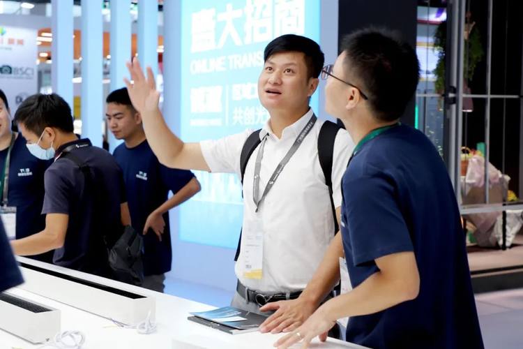 特优仕照明携手得邦总部亮相第28届广州国际照明展览会！