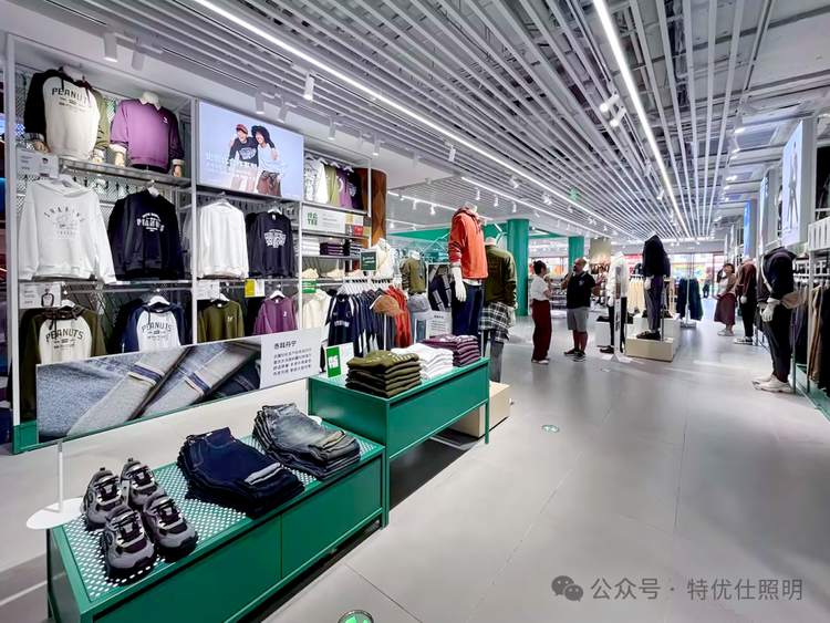 森马集团品牌集合店：光影与时尚的完美交响！